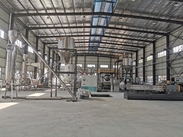 2#車間主要生產(chǎn)交聯(lián)聚乙烯系列產(chǎn)品